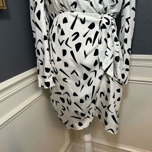 & Other Stories Faux Wrap Mini Dress Classic Retro Pattern - Picture 3 of 12